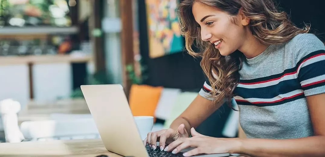 girl working